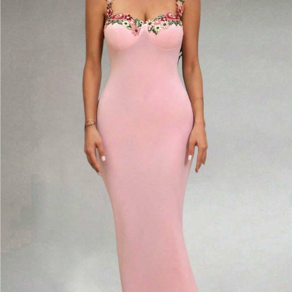 Elegant Pink Floral Embellished Dress